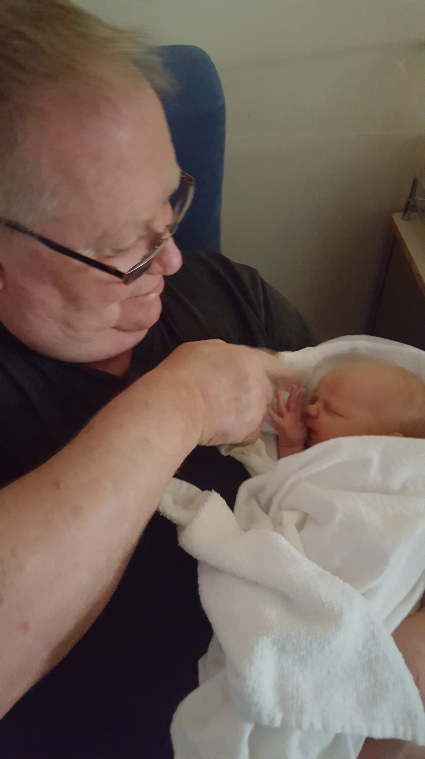 Papa Dan Haiste meeting newborn Daniel